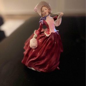 Coalport Porcelain Figurine - Autumn Breezes